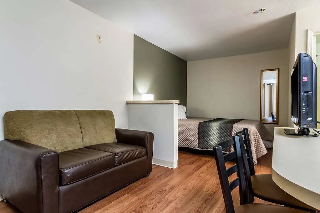 Hometowne Studios By Red Roof Phoenix - Black Canyon Highway Hotel