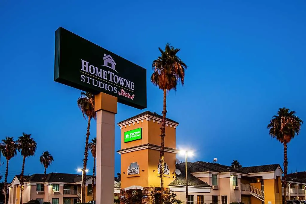 ** Hotel Hometowne Studios By Red Roof Phoenix - Black Canyon Highway USA